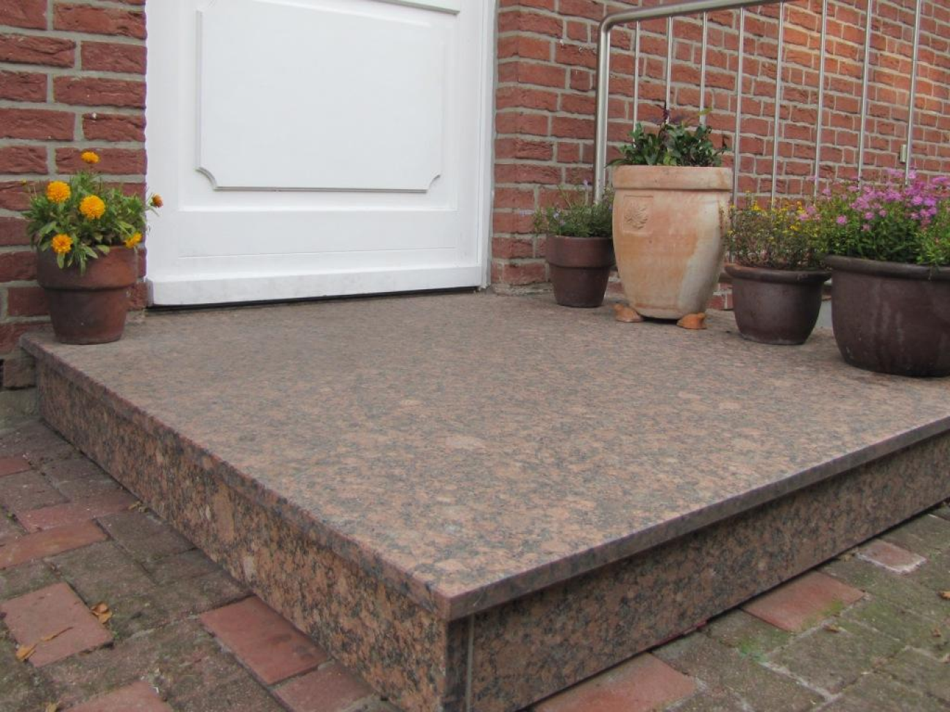 Exklusives Eingangspodest