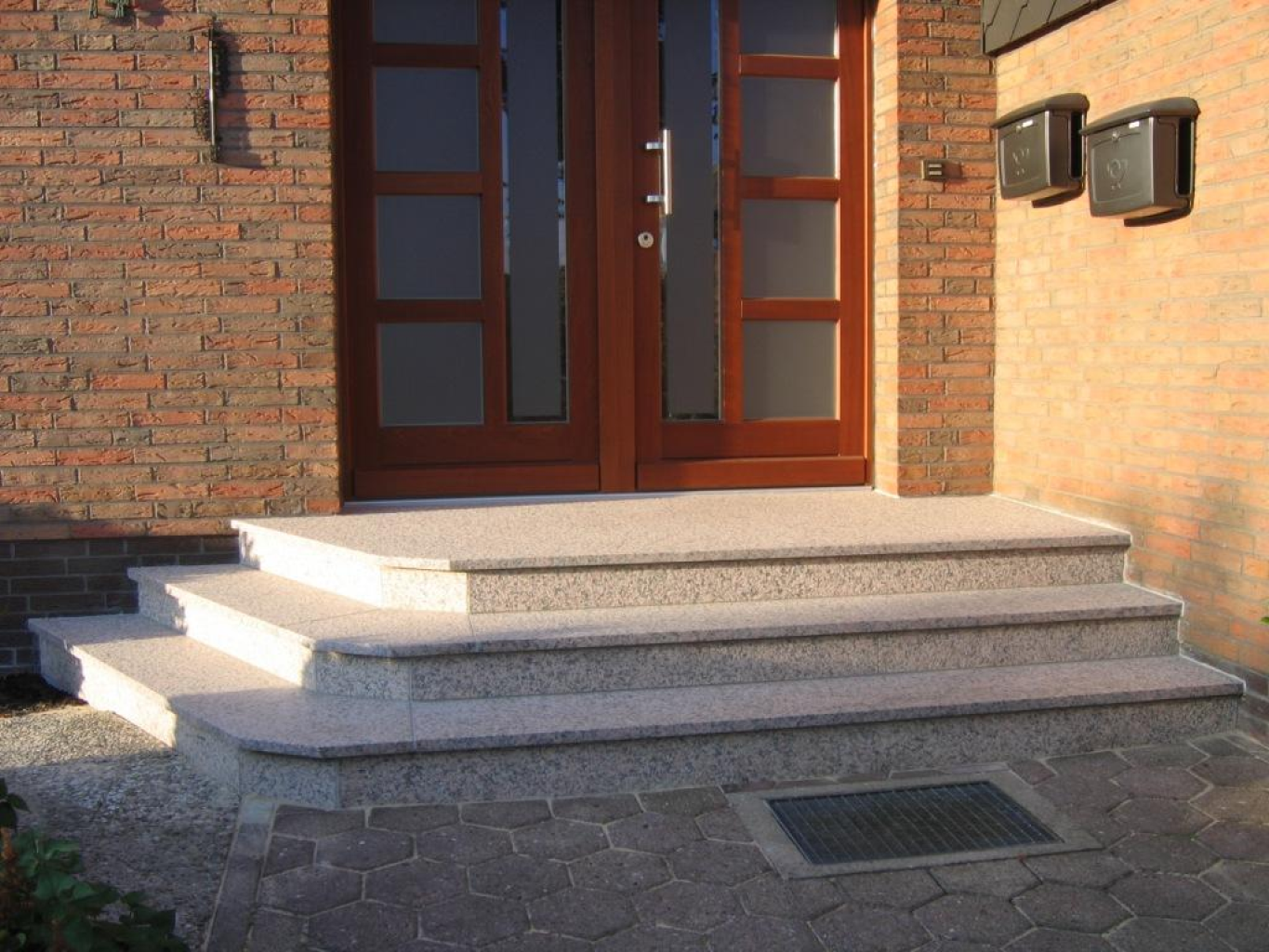 Erweiterte Eingangstreppe