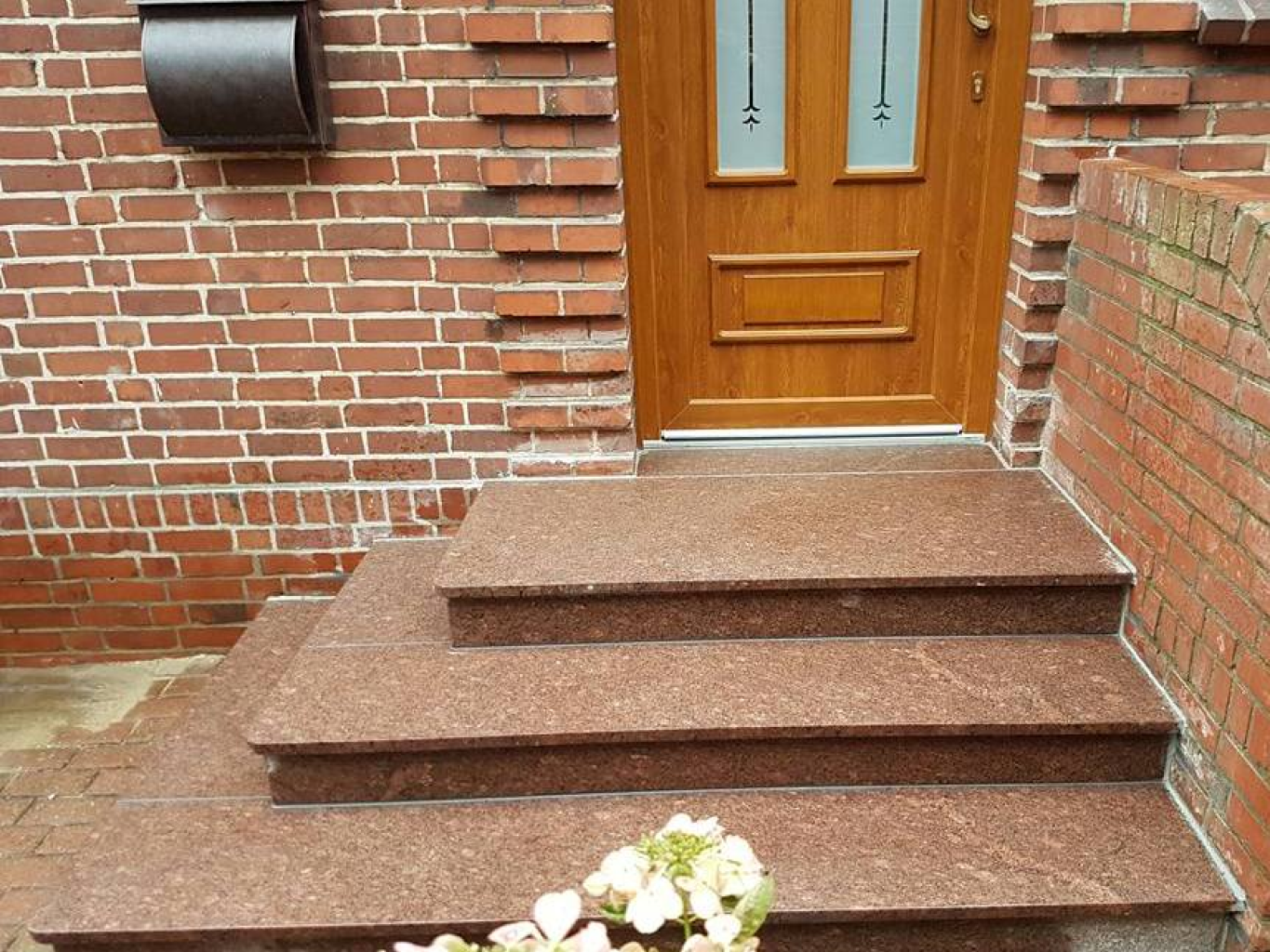 Mehrstufige Außentreppe